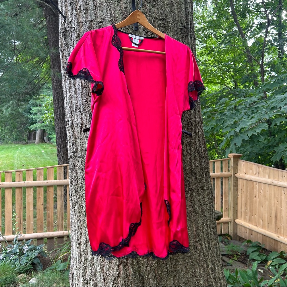 Linea Donatella Lace Robe - Picture 2 of 8